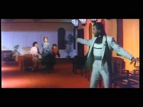 Watch Raat Ke Baara Baje - Dance Song - Mujrim Video