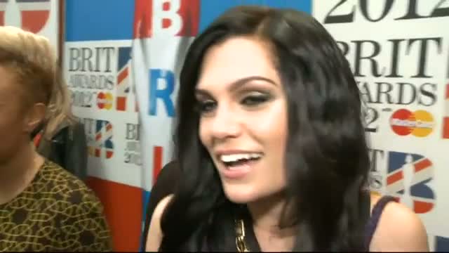 Watch Jessie J and her famous crotch! Video