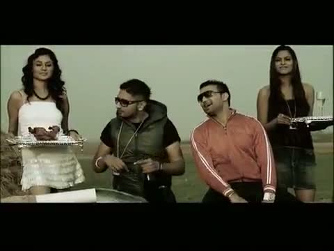 Watch Chaska Song - Raja Baath feat Honey Singh Video