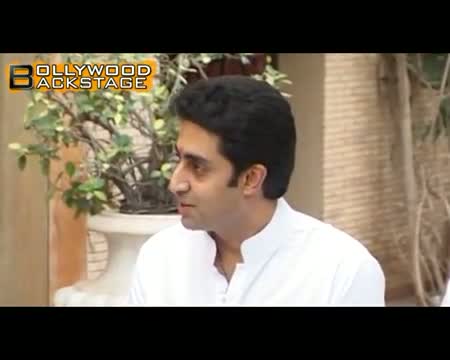 Watch Aishwarya and Abhishek Bachchan VACATION with Beti B Video
