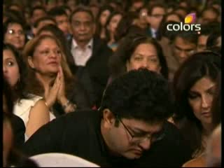 Watch Colors Screen Awards - Aarakshan wins Ramnath Goenka Award Video