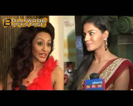 Watch Veena Malik and Veditas NASTY and UGLY fight!! Video