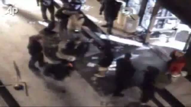 Watch Oakland City Hall Break-in on Tape Video