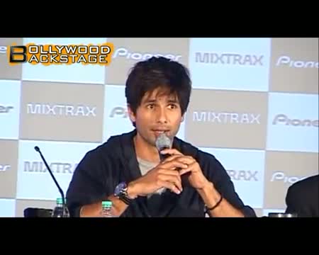 Watch Shahid Kapoor DATING Shraddha Kapoor Video