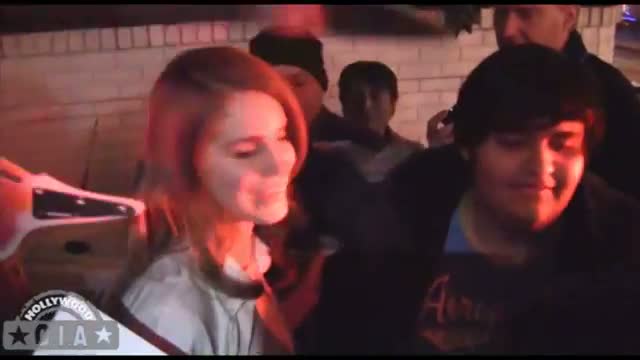 Watch Lana Del Rey KISSES a lucky fan Video