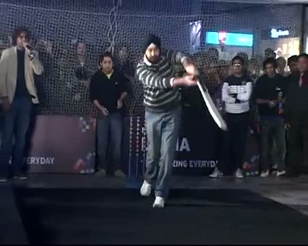 Watch Nokia Lumia Flash Cricket in Delhi Video