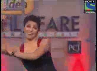 Watch Priyanka Chopra's Awseome Performance Video
