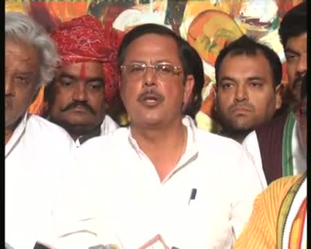 Watch Congress MLAs create ruckus in MP Assembly Video
