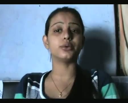 Watch Indian Idol fame Puja gets threatening SMS Video
