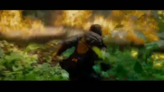 Watch Jennifer Lawrence gives Josh Hutcherson concussion in new film The Hunger Games Video