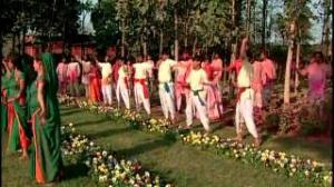 Watch Maro Bhar Bhar Kar Pichkari - HOLI Song, from the movie - DHANWAAN Video