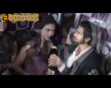 Watch Veena Malik to ROMANCE boyfriend Ashmit Patel Video