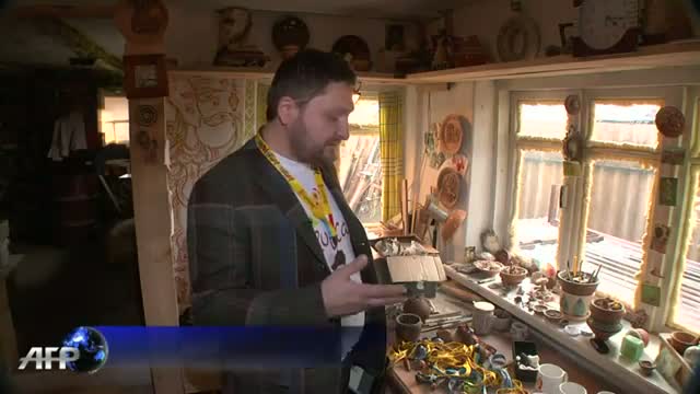 Watch Ukraine launches vuvuzela-style gadget for Euro 2012 fans Video