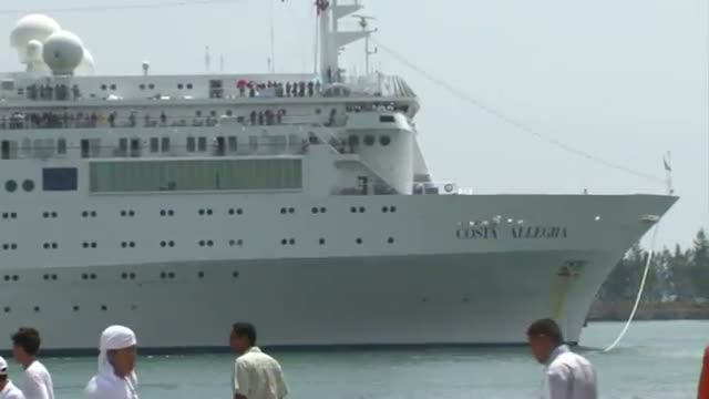 Watch Stricken Italian liner docks in Seychelles Video