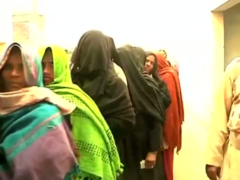 Watch UP Assembly polls - Voters in long queue to cast their vote in Sambhal Video