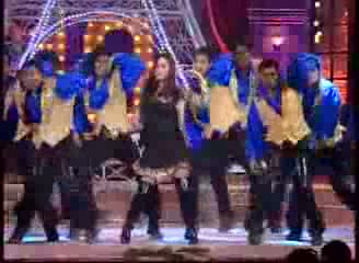 Watch Kareena Kapoor's Unforgettable Dance Performance - MAX Stardust Awards 2012 Video