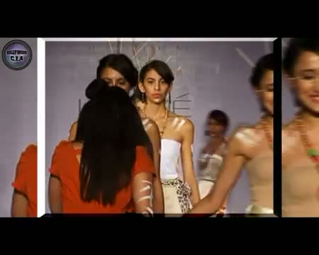 Watch Zoa Morani FALLS on the ramp at LFW 2012! Video