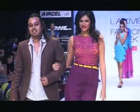 Watch Final Day at LFW Video