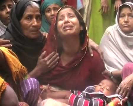 Watch SP clash turns fatal for 12 year old boy in UP Video