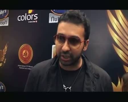 Watch Raj Kundra introduces Super Fight League Video