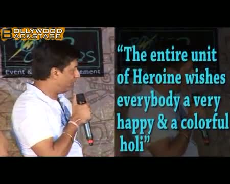 Watch Kareena Kapoor PLAYS HOLI Video
