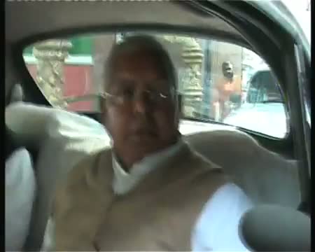 Watch Lalu Yadav disrupts Trivedi's budget speech Video