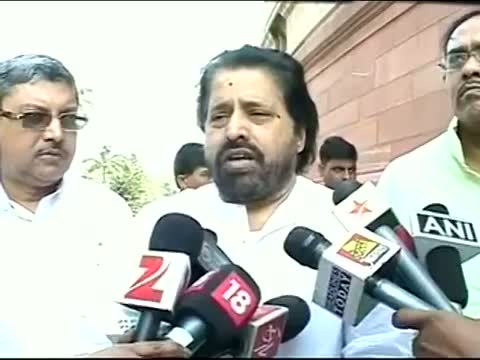 Watch Rail Budget 2012 - Trinamool split over hike in fares Video