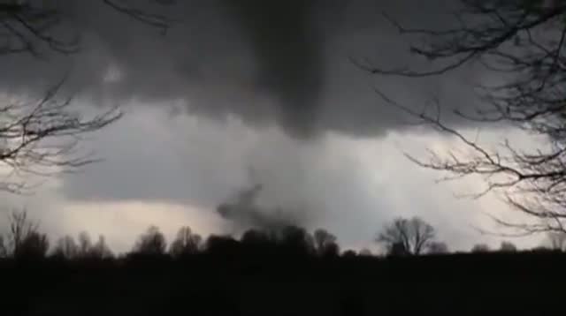 Watch Raw Video - Tornado Moves Through Michigan Video