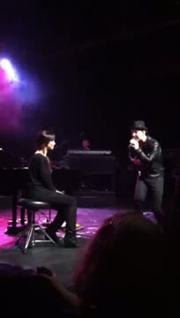 Watch Gavin DeGraw sings to Karina Smirnoff in Nashville, TN Video