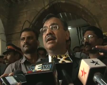 Watch Pak panel's Mumbai visit turns sour Video