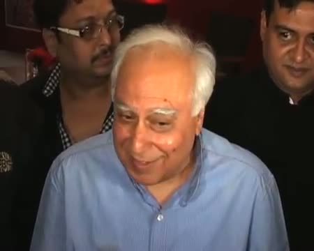 Watch IT Minister Kapil Sibal turns poet Video