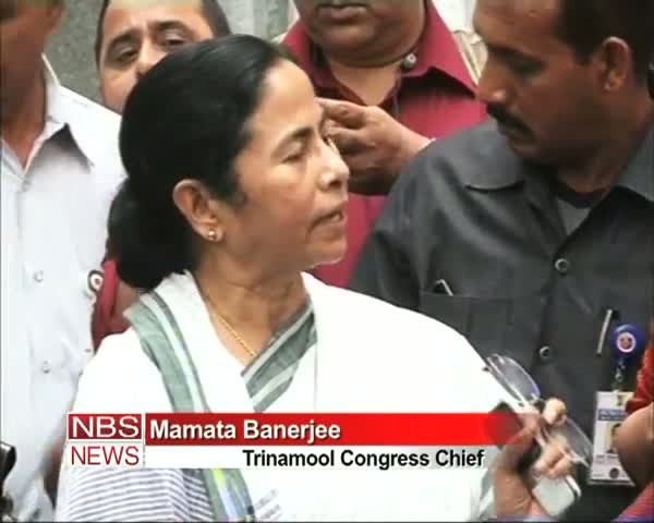 Watch Mamata meets Manmohan over NCTC Video