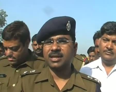 Watch 15 killed as train rams into jeep in Hathras Video