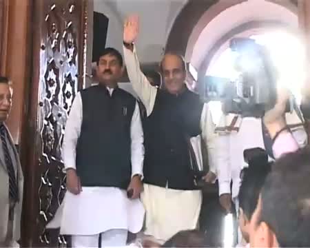 Watch Mukul Roy sworn in as Railway Minister Video