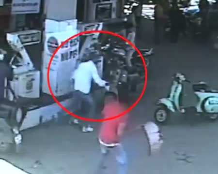 Watch Street fighting caught on tape Video