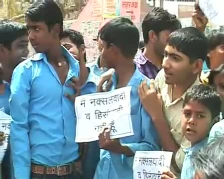 Watch Sibal slams Ravi Shankar for comment on Govt schools Video