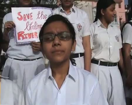 Watch 14km human chain to protect Ganga Video