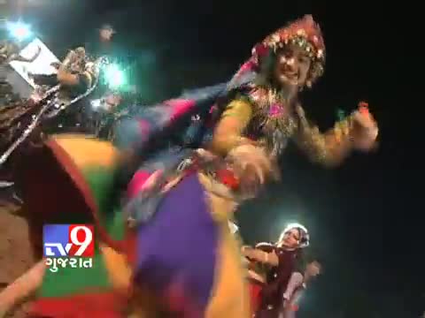 Watch Garba dancing on Navratri festival in Gujarat (Ahmedabad) Video