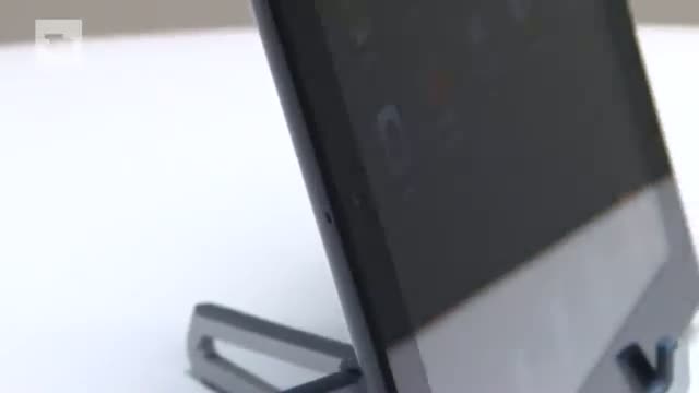 Watch Amazon Kindle Fire vs Apple iPad 2 review comparison Video