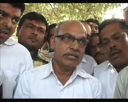 Watch Ahmedabad jewellers protest against excise hike Video