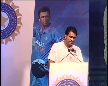 Watch BCCI felicitated Rahul Dravid Video