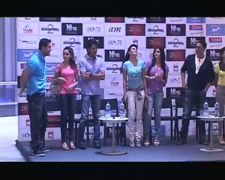 Watch Housefull 2 stars spotted in Gurgaon Video