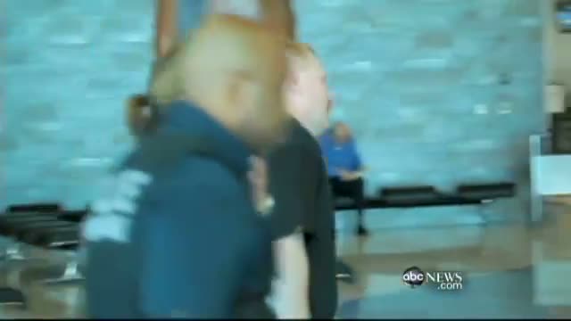 Watch JetBlue Pilot Breaks Down Mid-Air Video