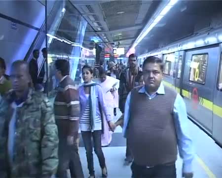 Watch Delhi Metro falters again Video