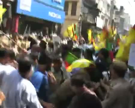 Watch Police baton charge JKDFP member Video