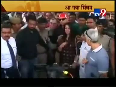 Watch Yuvraj Singh Returns to India after Successful Cancer Treatment Video