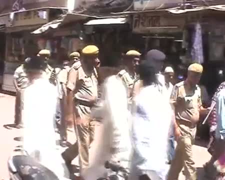 Watch Zardari prays at Ajmer Sharif Dargah, donates $1 Million Video