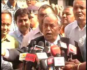 Watch Gujarat riot Court orders SIT report copy to Zakia Video