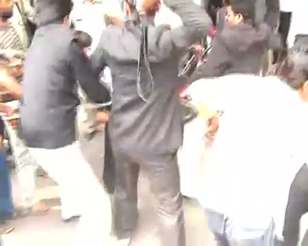 Watch Lawyers beat man in court premises! Video
