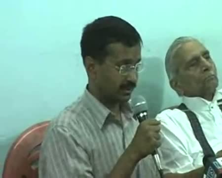 Watch Team Anna smells conspiracy in 'spook' report Video